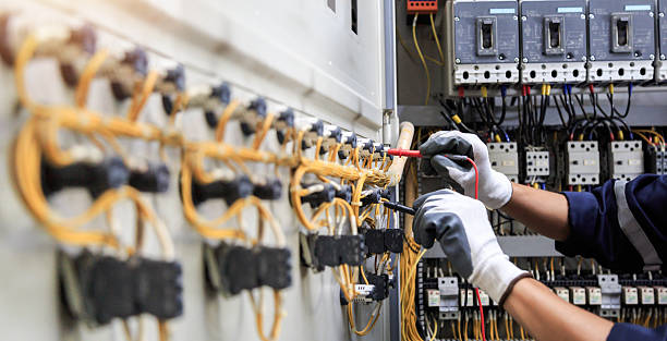 Professional Electrician technician working in Hebron, PA